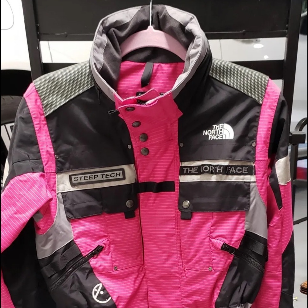 North Face Steep Tech Ski Jacket in Pink, Black, & Grey - Women's Size Medium